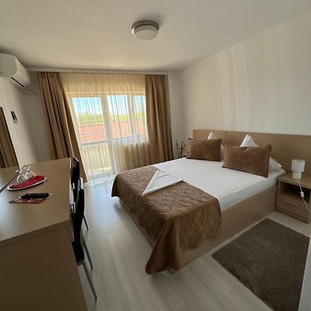 Fast Airport Accomodation Отопени Екстериор снимка
