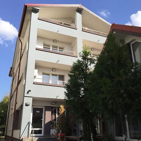 Fast Airport Accomodation Отопени Екстериор снимка
