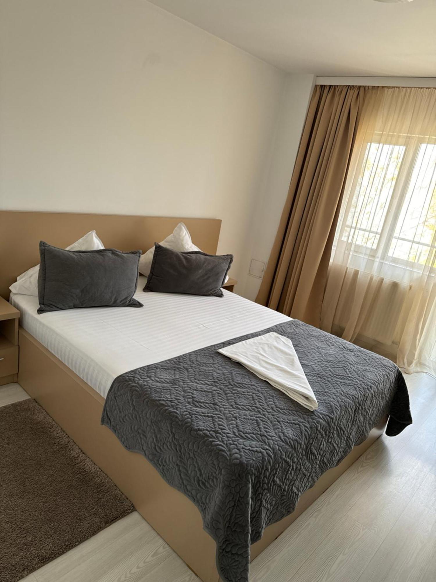 Fast Airport Accomodation Отопени Екстериор снимка