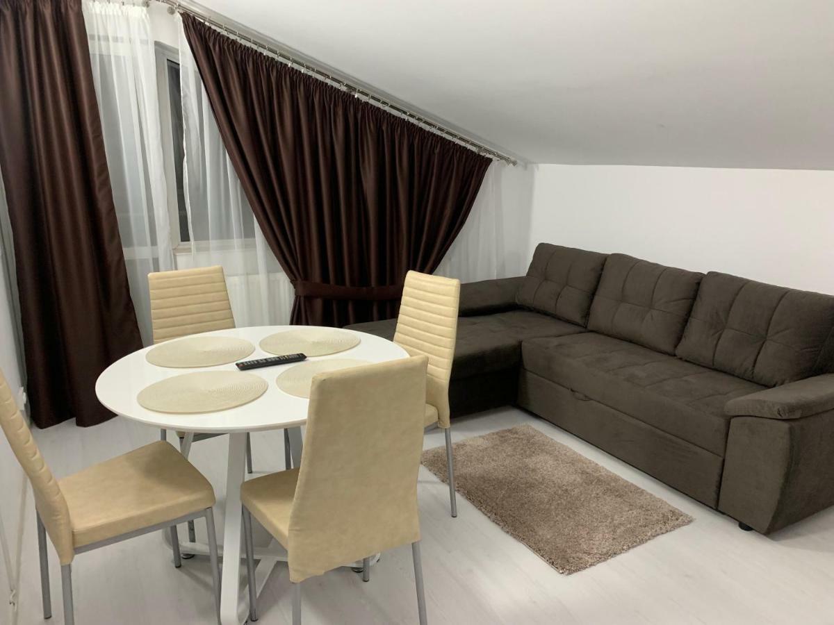 Fast Airport Accomodation Отопени Екстериор снимка